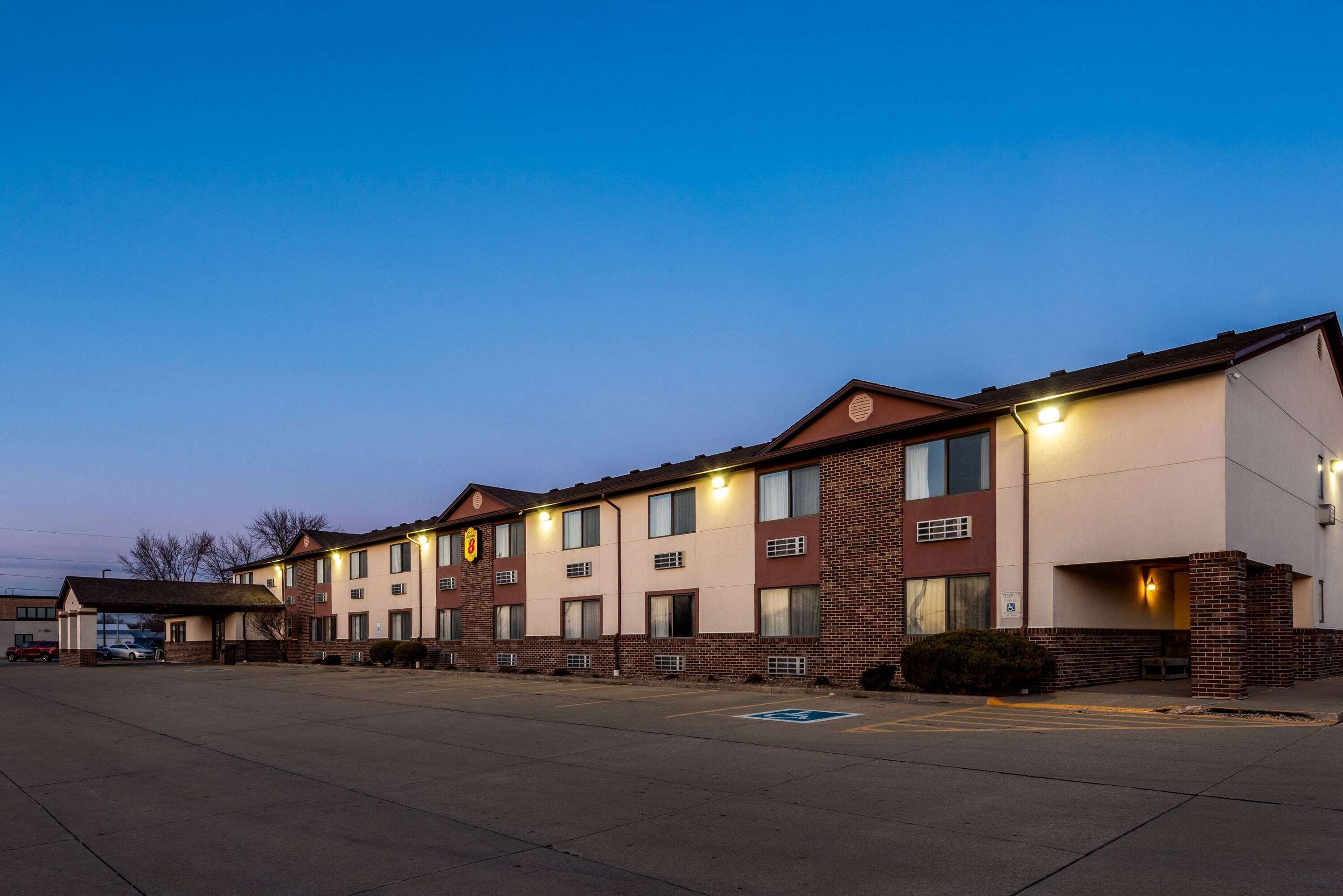 Exterior | Super 8 by Wyndham Oelwein