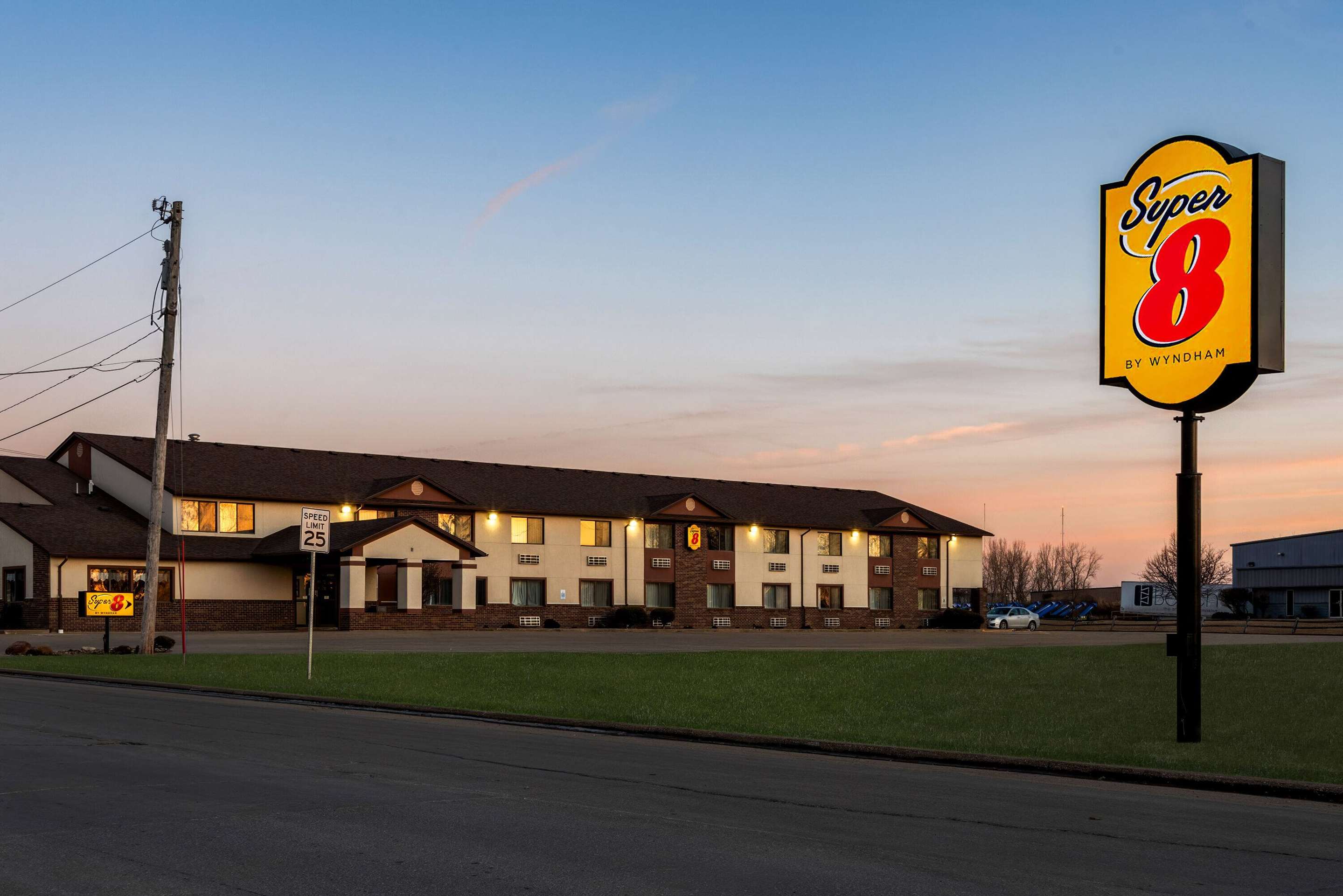 Exterior | Super 8 by Wyndham Oelwein