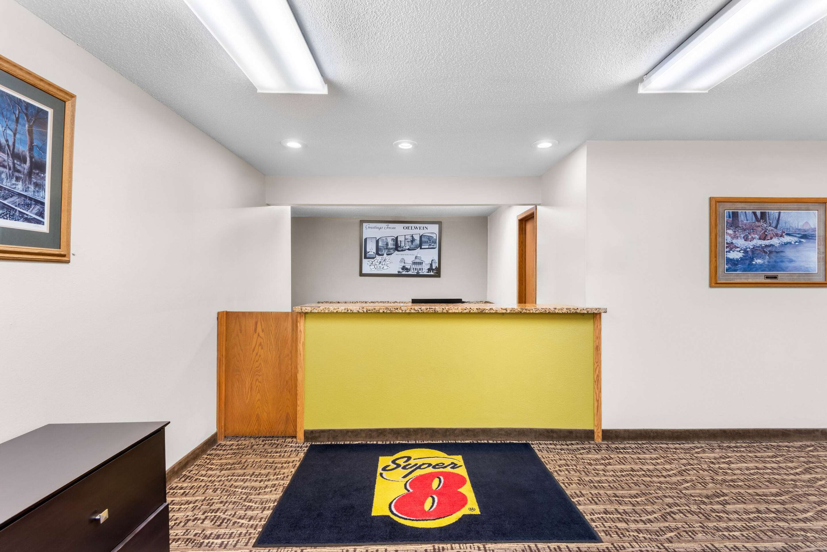 Reception | Super 8 by Wyndham Oelwein