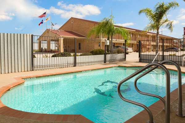 Pool - Super 8 Motel Pleasanton