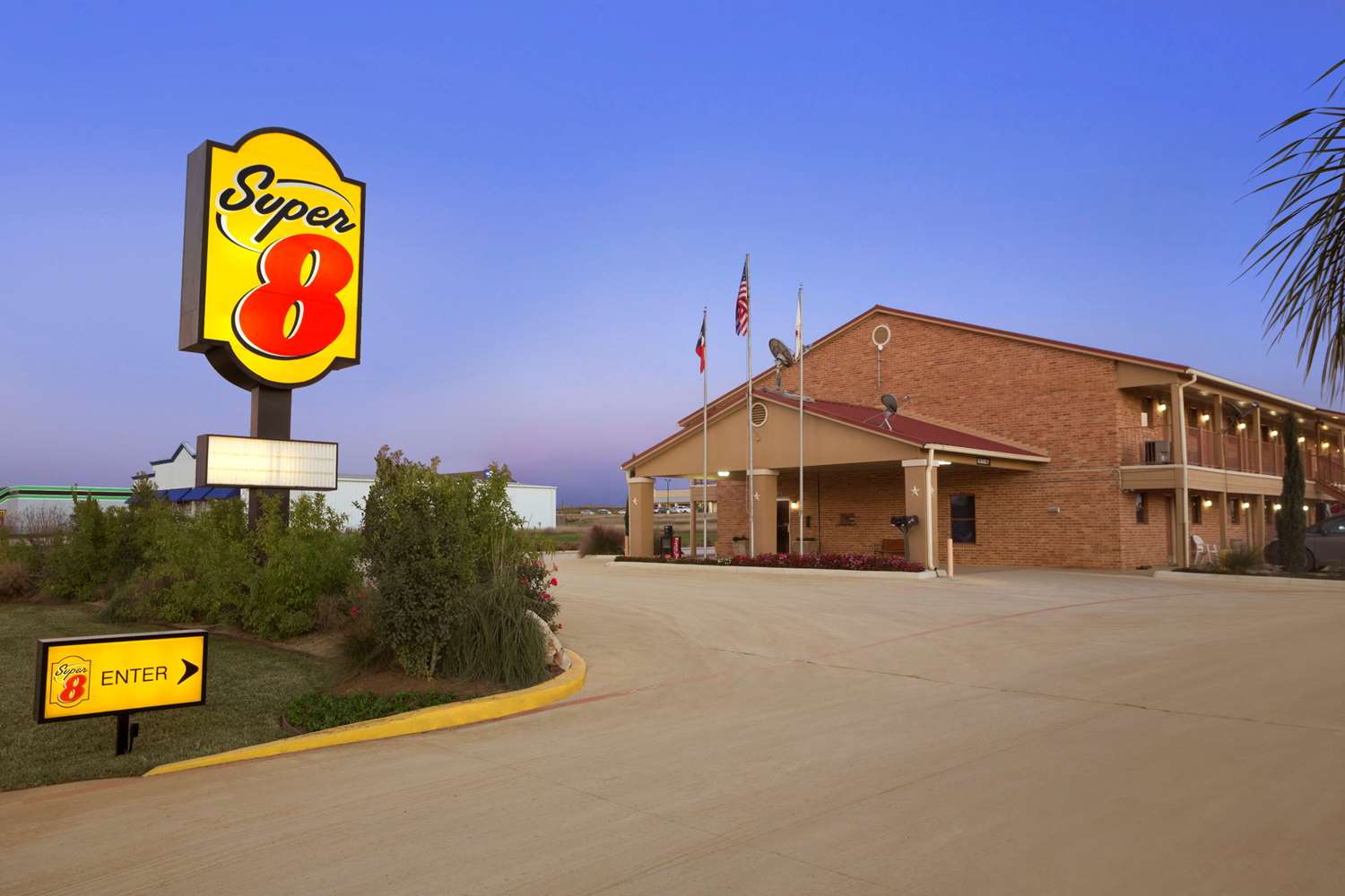 Super 8 Motel Pleasanton, TX - See Discounts