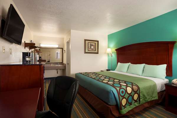  - Super 8 Motel Pleasanton