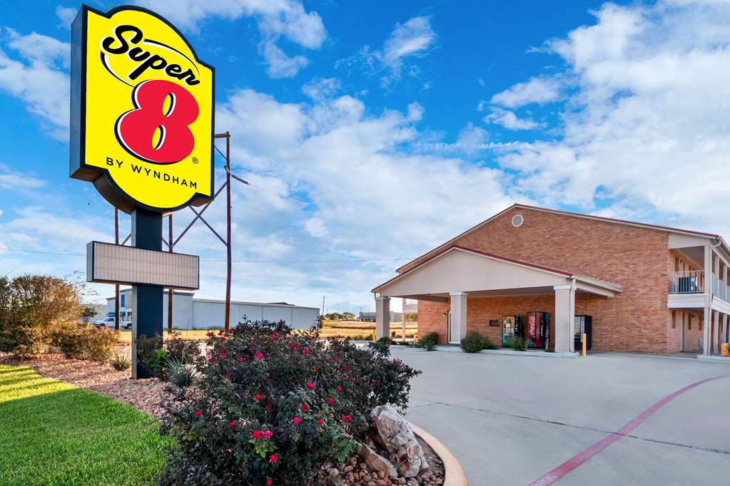 Super 8 Pleasanton