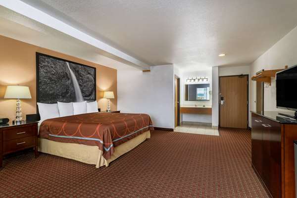 Suite - Super 8 Hotel The Dalles