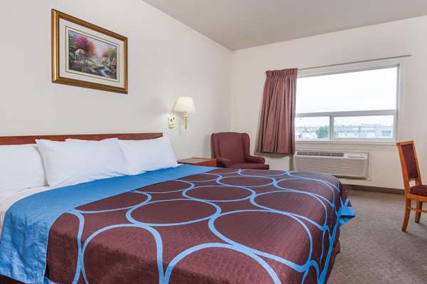  - Super 8 Hotel West Edmonton