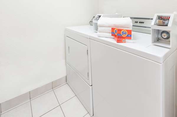  - Super 8 Hotel West Edmonton