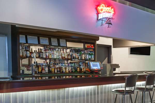 Bar - Super 8 Hotel West Edmonton