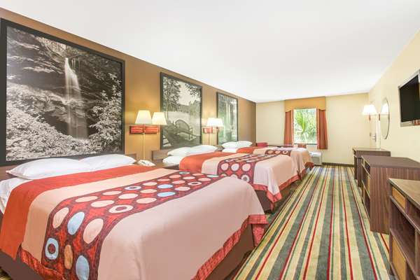 Suite - Super 8 Motel Dublin - I-16, Exit 51