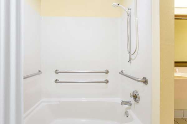  - Super 8 Motel Dublin - I-16, Exit 51