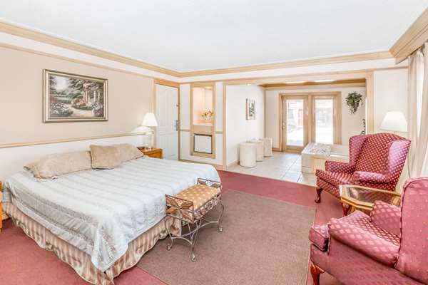 Suite - Knights Inn & Suites South Sioux City