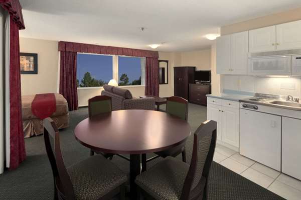 Suite - Travelodge Nanaimo