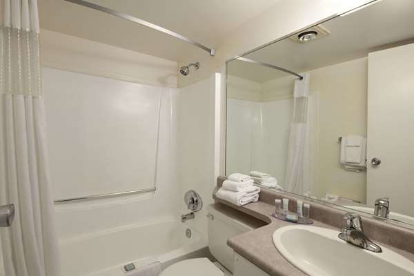  - Travelodge Nanaimo