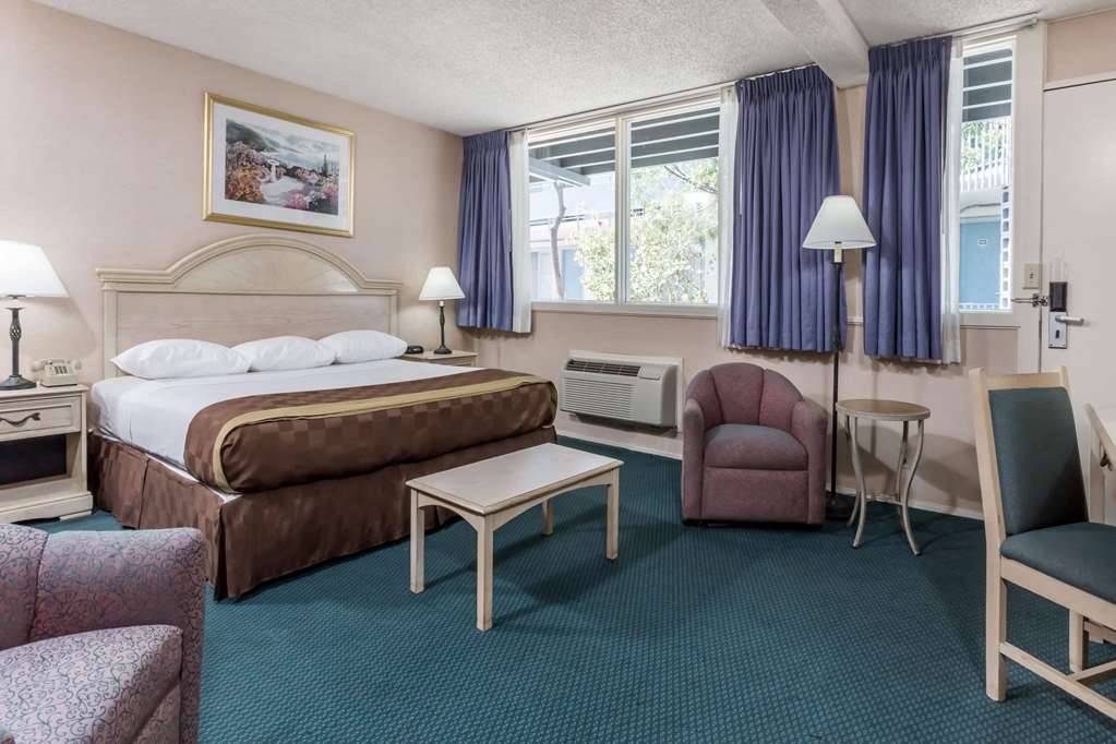 TRAVELODGE BY WYNDHAM SAN FRANCISCO-guestroom-Guest Room,Suite,On-Site.jpg