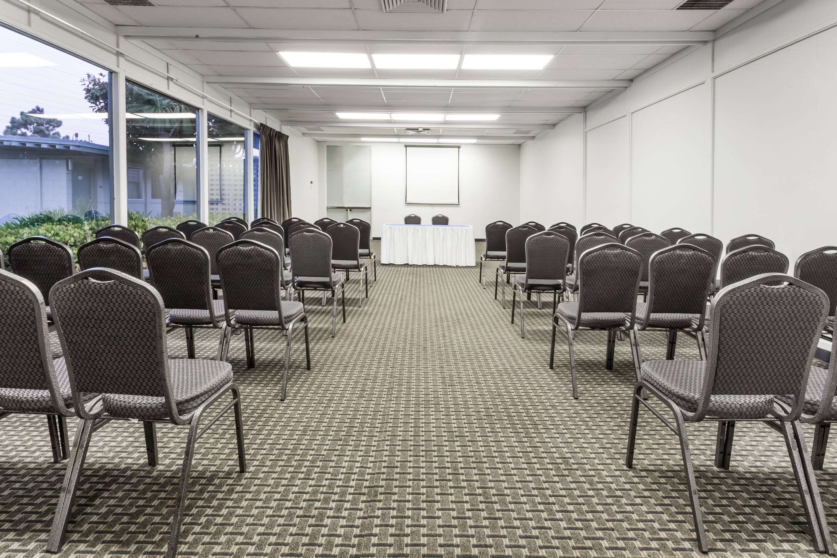 Meeting Room | Travelodge by Wyndham San Francisco Airport North