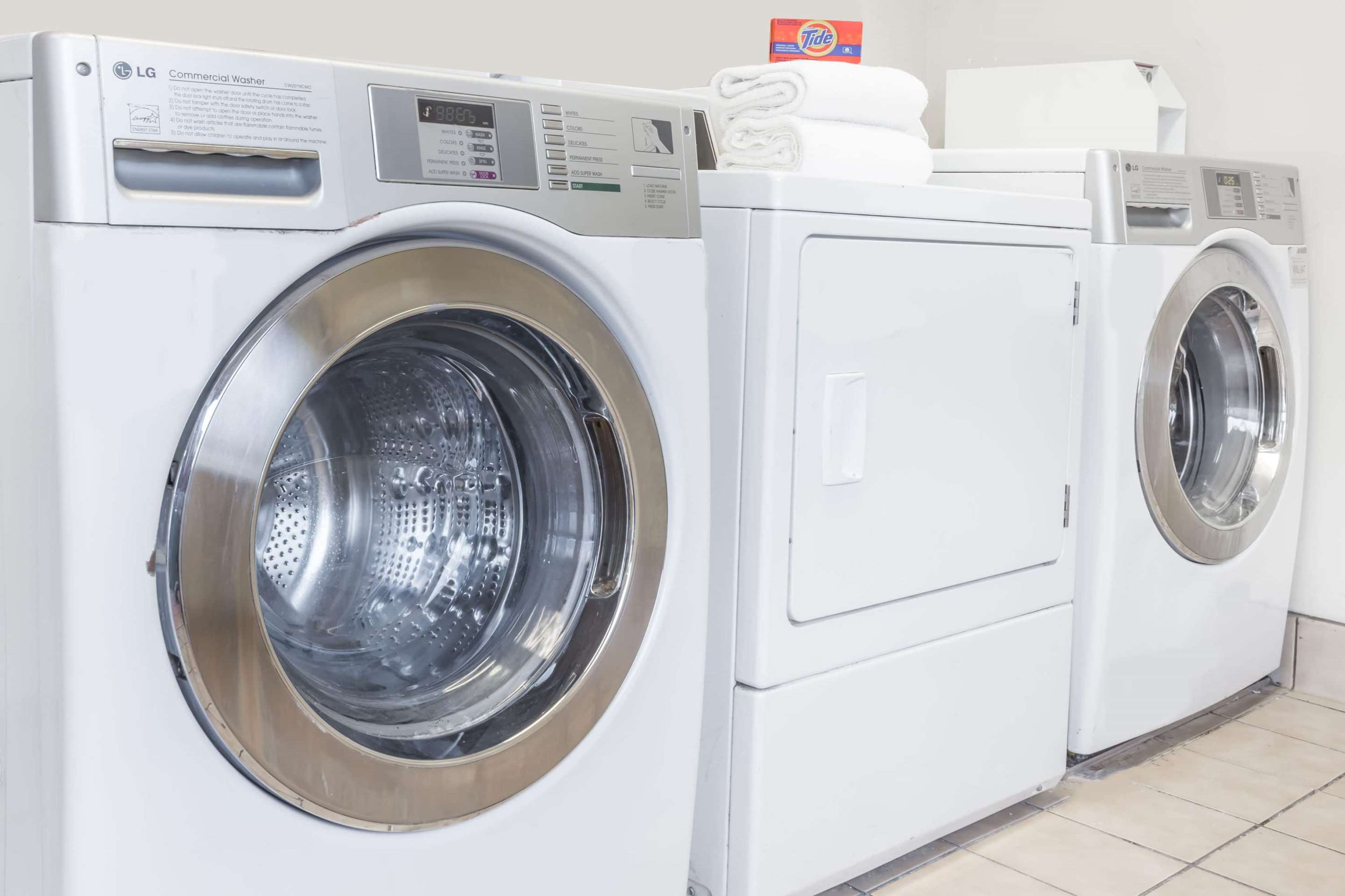 Guest Laundry | Travelodge by Wyndham San Francisco Airport North