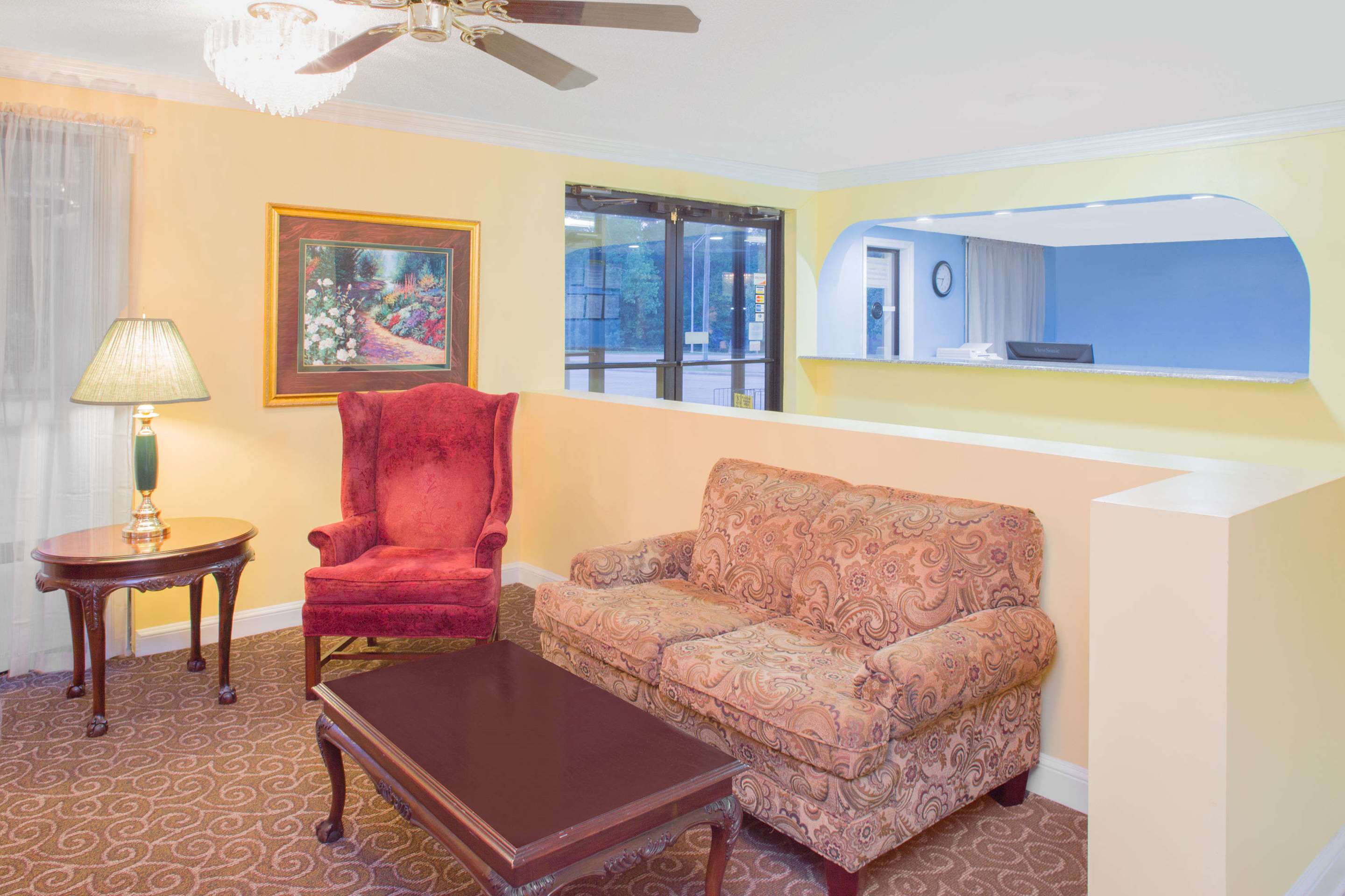 Lobby | Days Inn by Wyndham Andalusia