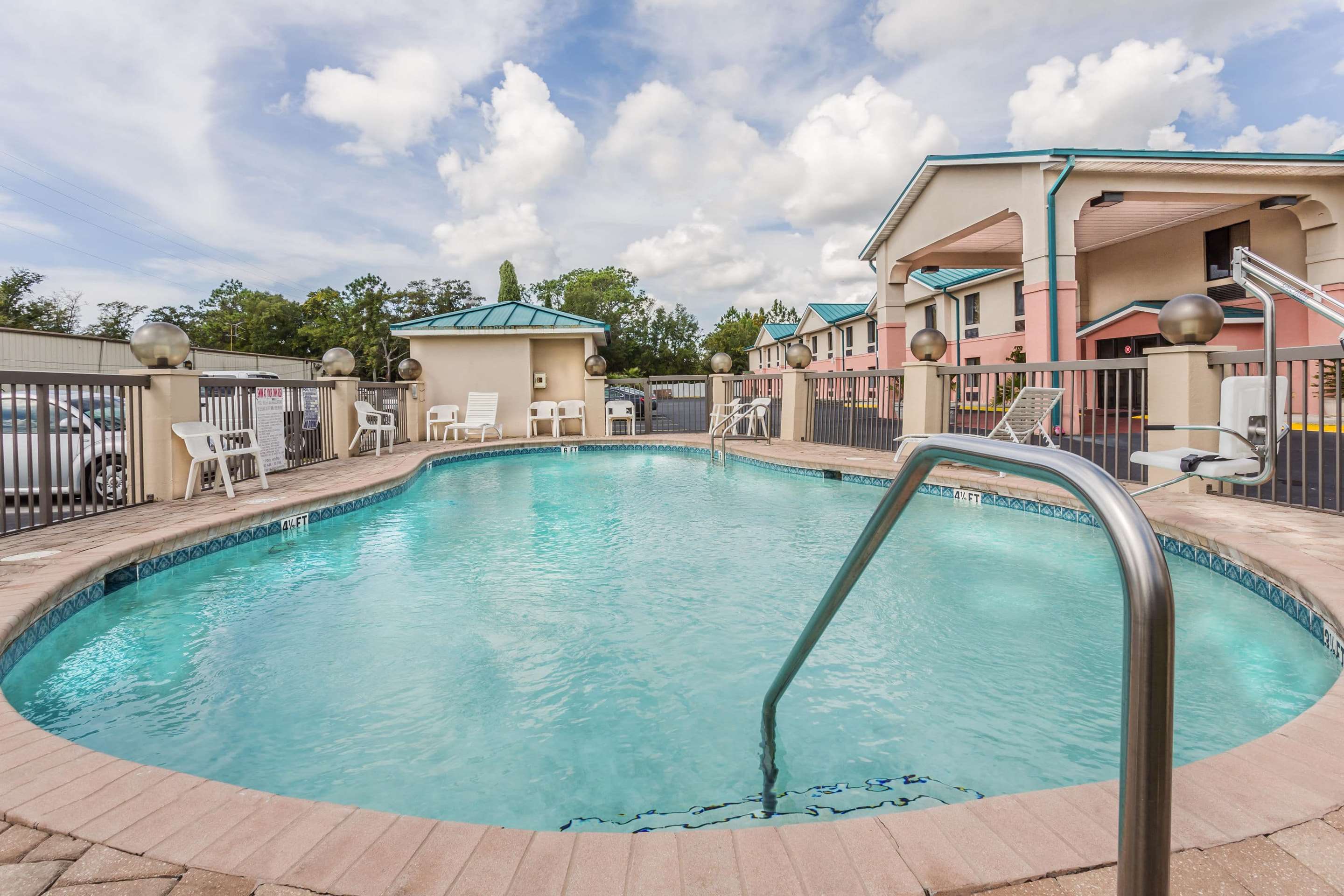 Pool Area | Days Inn by Wyndham Panama City/Callaway