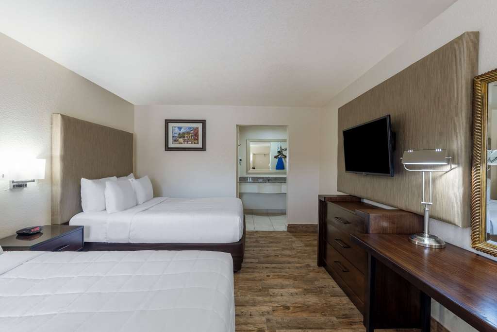 TRAVELODGE BY WYNDHAM, FLORIDA CITY-guestroom-Guest Room,On-Site.jpg