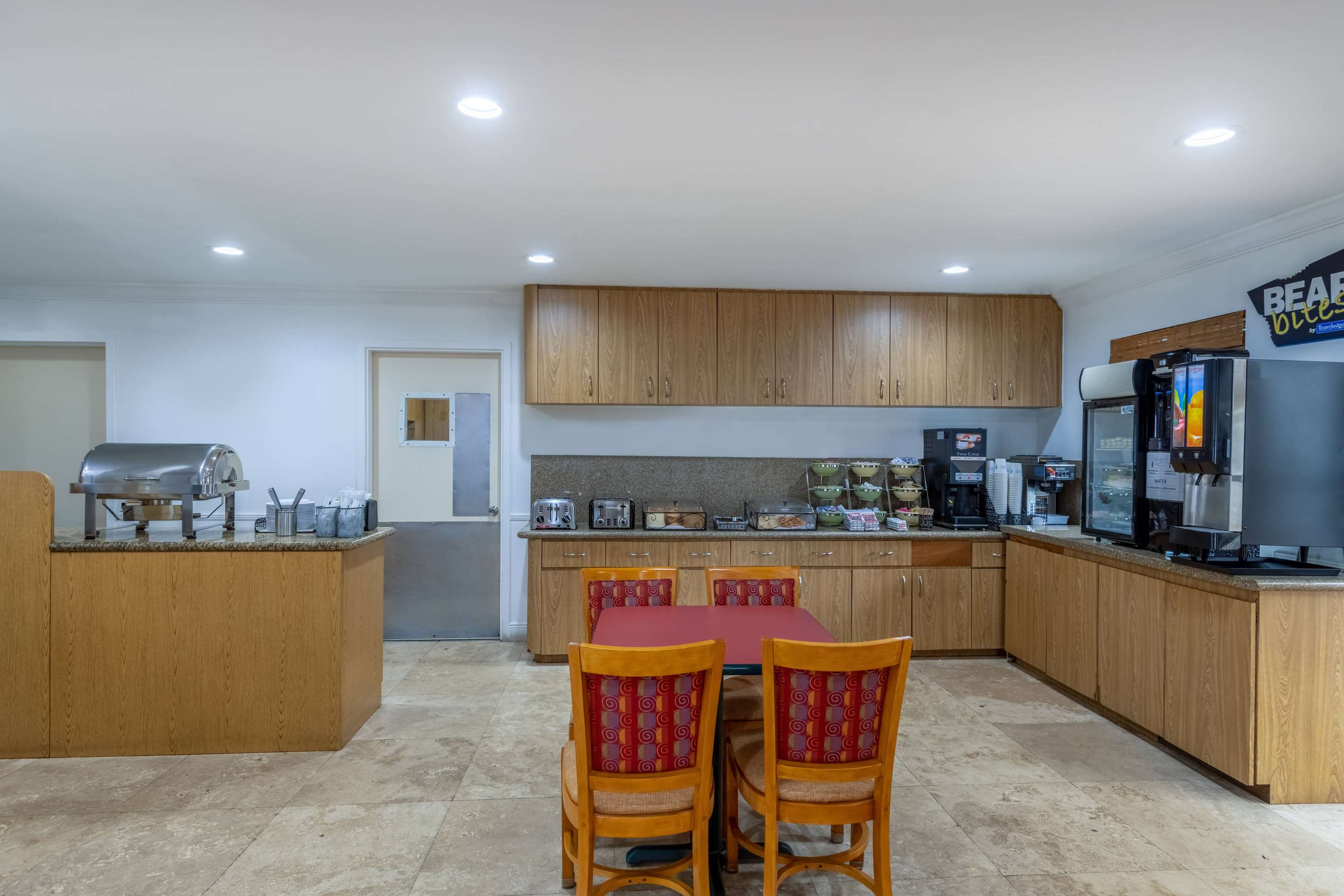 Breakfast Area | Travelodge by Wyndham Florida City/Homestead/Everglades