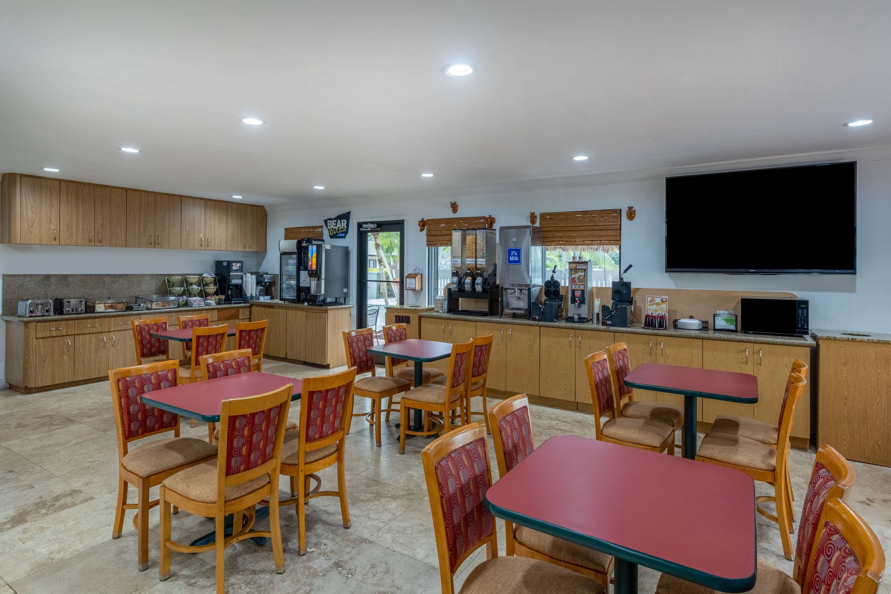 Breakfast Area | Travelodge by Wyndham Florida City/Homestead/Everglades