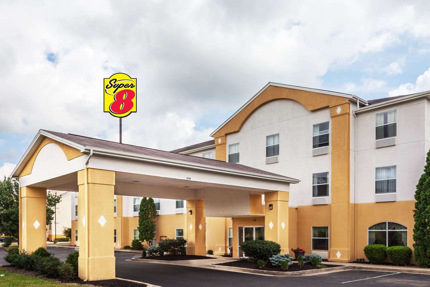 Super 8 Hotel La Grange I71, Exit 22, KY See Discounts