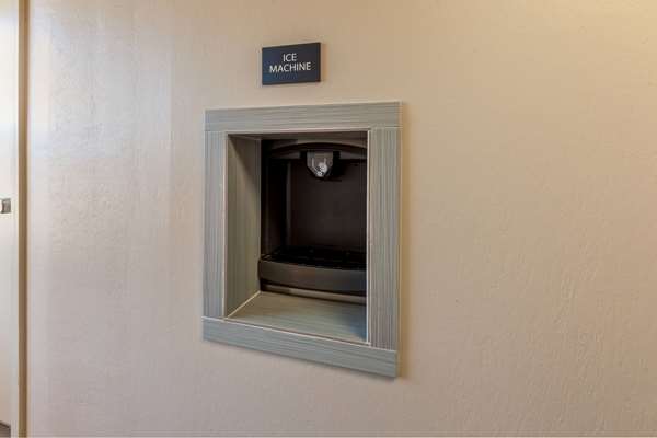  - Super 8 Hotel La Grange - I-71, Exit 22