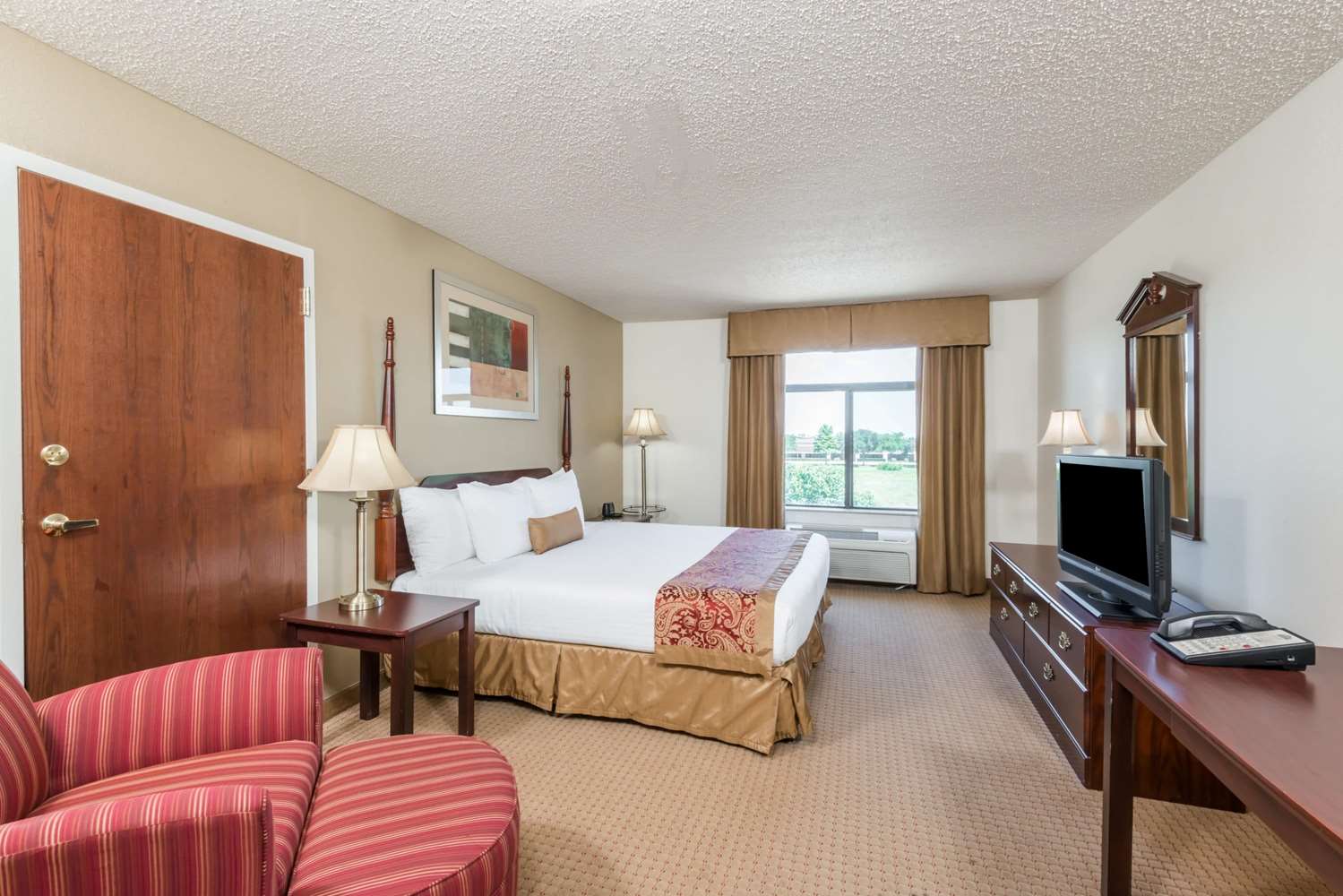 Wingate by Wyndham Hotel Irving, TX See Discounts