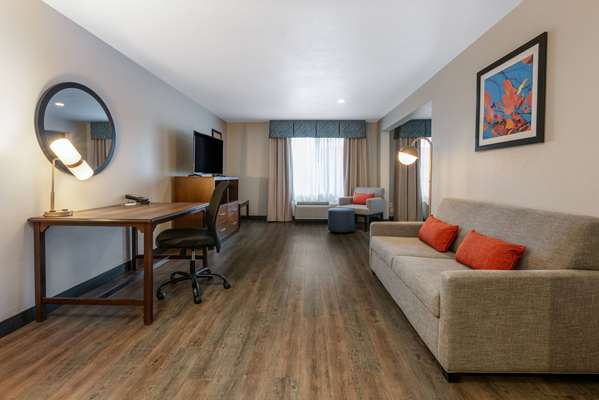 Suite - Wingate by Wyndham Hotel Irving
