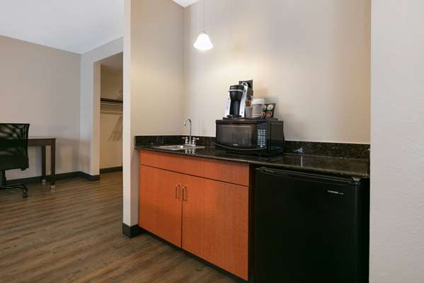 Suite - Wingate by Wyndham Hotel Irving