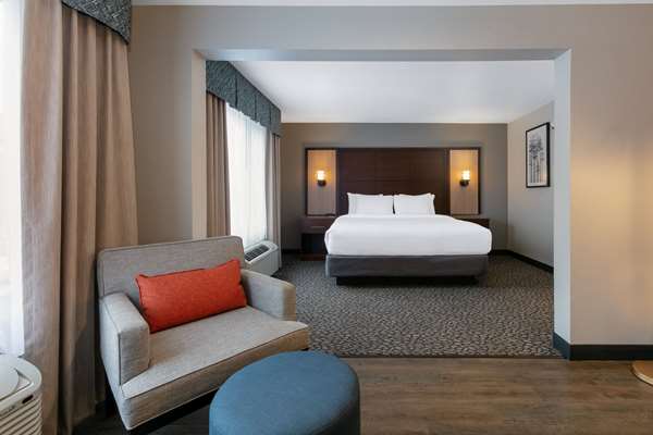 Suite - Wingate by Wyndham Hotel Irving