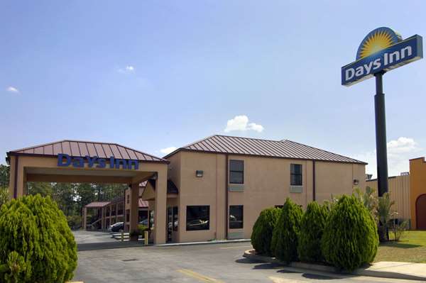 On-Site,Outdoor/Exterior,Exterior View of Building