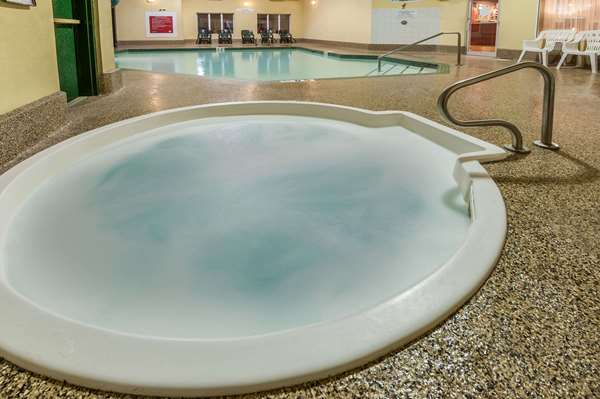 Pool - Super 8 Hotel South Edmonton