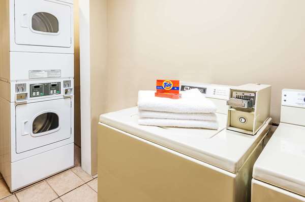  - Super 8 Hotel South Edmonton