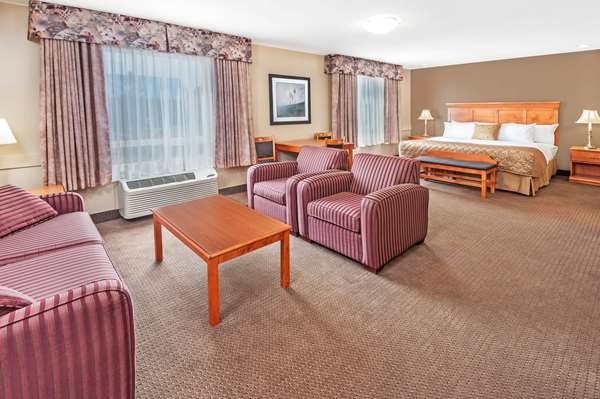 Suite - Super 8 Hotel South Edmonton