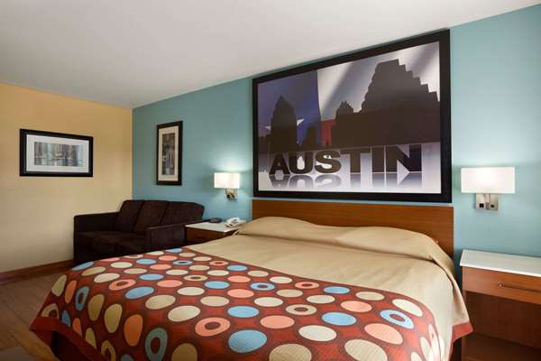  - Super 8 Motel Downtown Capital Area Austin - I-35, Exit 235A