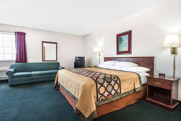 Suite - Super 8 Hotel Kansas City Airport Platte City - I-29, Exit 18