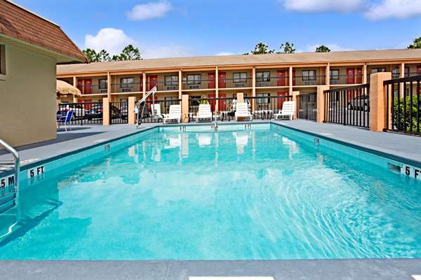 Pool - Super 8 Motel Maingate Kissimmee