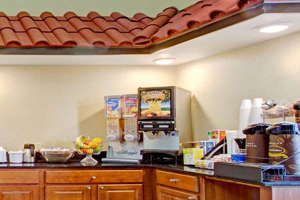  - Super 8 Hotel Forrest City - I-40, Exit 241