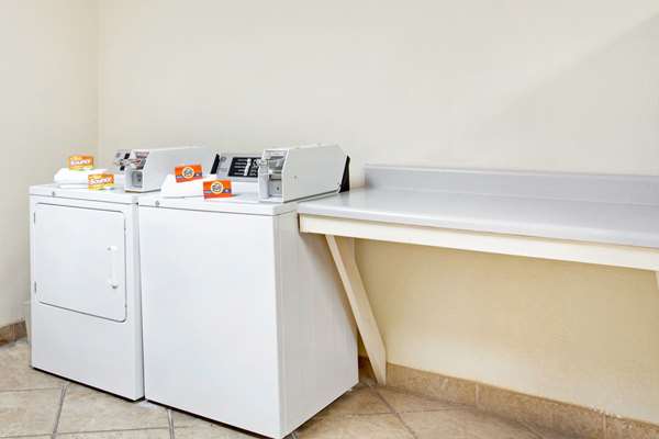  - Super 8 Hotel Forrest City - I-40, Exit 241