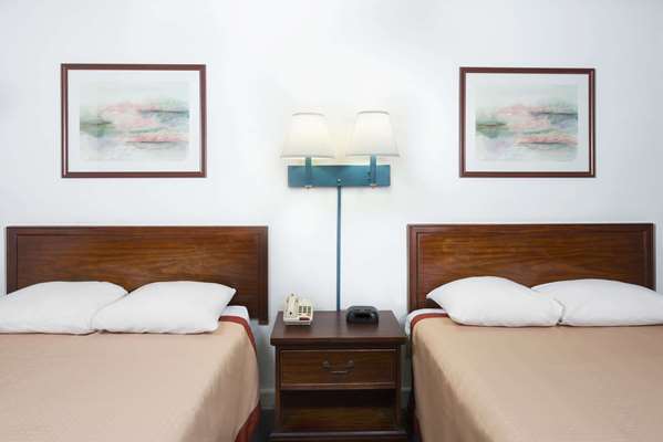  - Super 8 Motel Taylorville