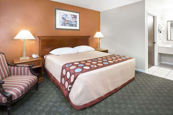  - Super 8 Motel Taylorville