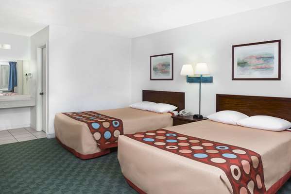  - Super 8 Motel Taylorville