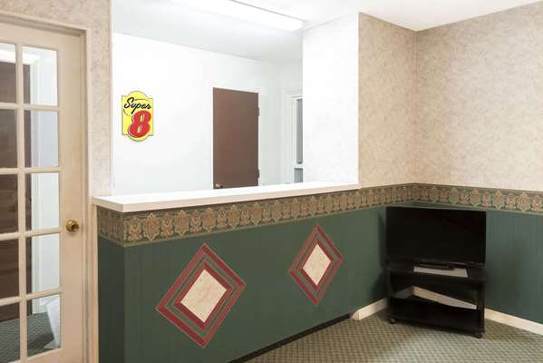  - Super 8 Motel Taylorville