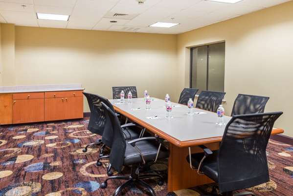  - Wingate by Wyndham Sulphur - I-10, Exit 20