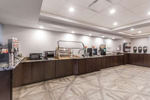  - Wingate by Wyndham Hotel & Convention Center Orlando