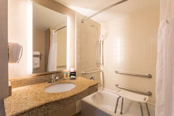  - Wingate by Wyndham Hotel & Convention Center Orlando