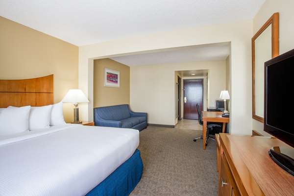  - Wingate by Wyndham Hotel & Convention Center Orlando