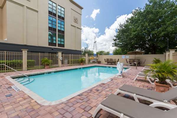 Pool - Wingate by Wyndham Hotel & Convention Center Orlando
