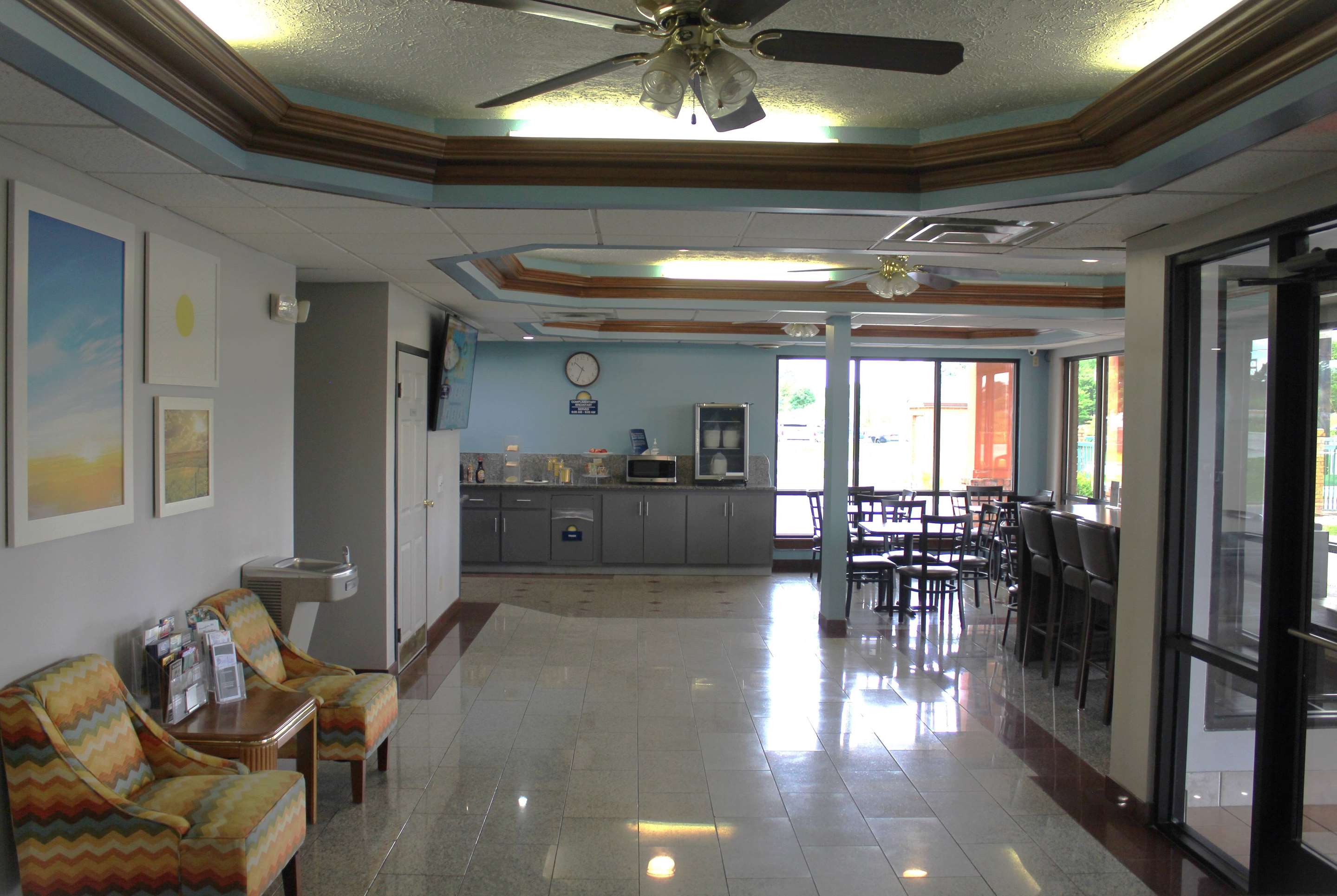 Lobby | Days Inn by Wyndham Franklin