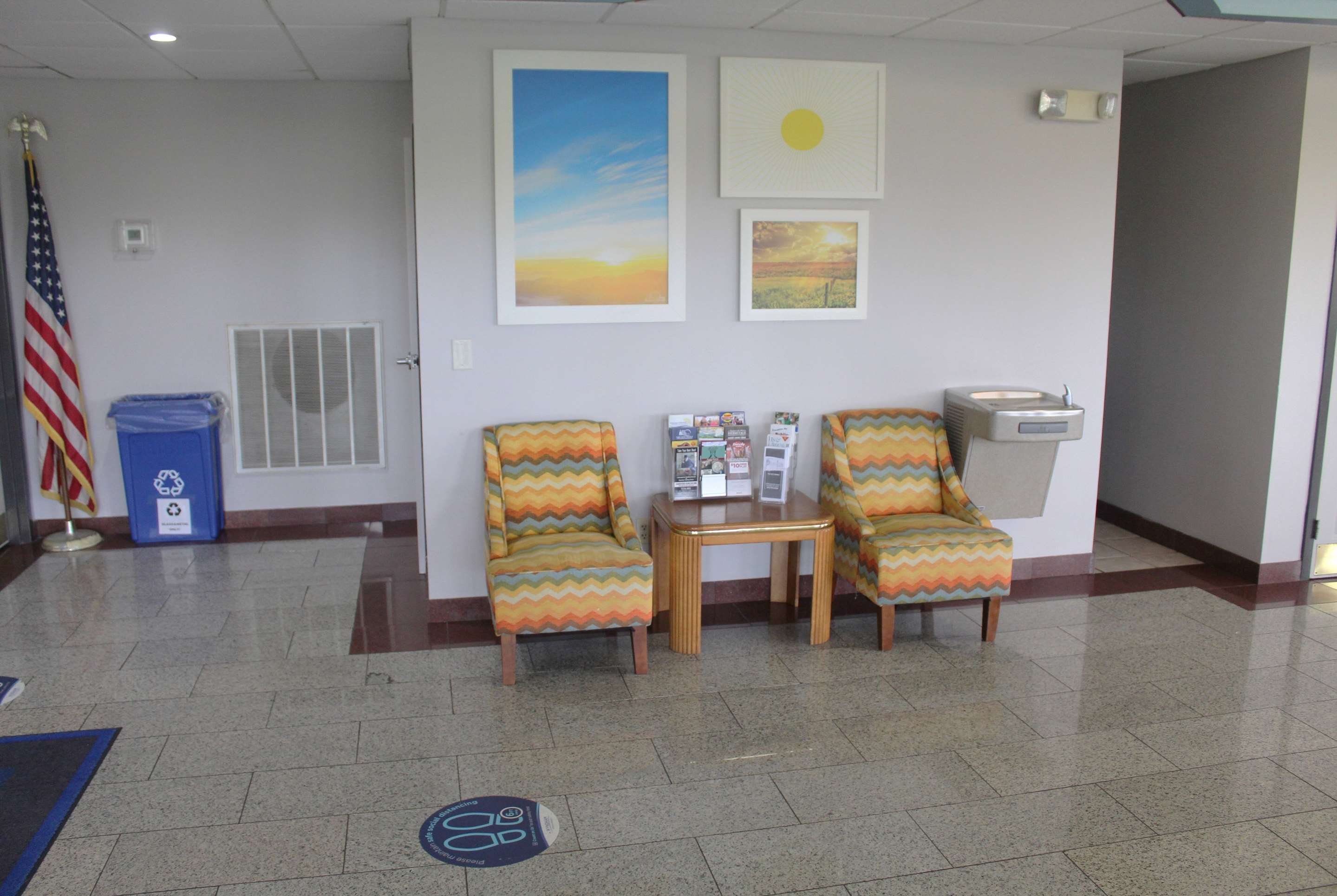 Lobby | Days Inn by Wyndham Franklin